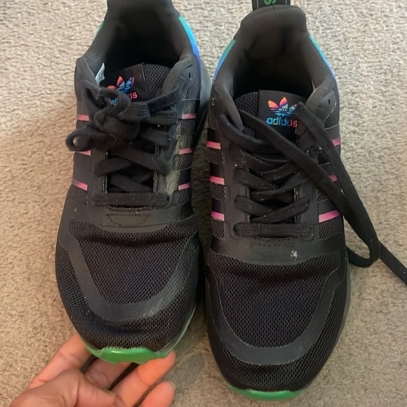 Adidas Sneaker - Picture 2 of 4